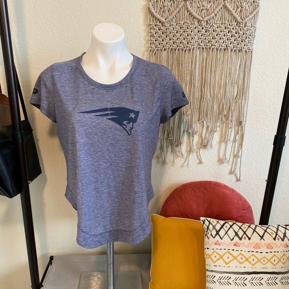 Under Armour | NE Patriots Graphic Tee - Picture 1 of 3